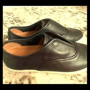 Frye black leather shoes